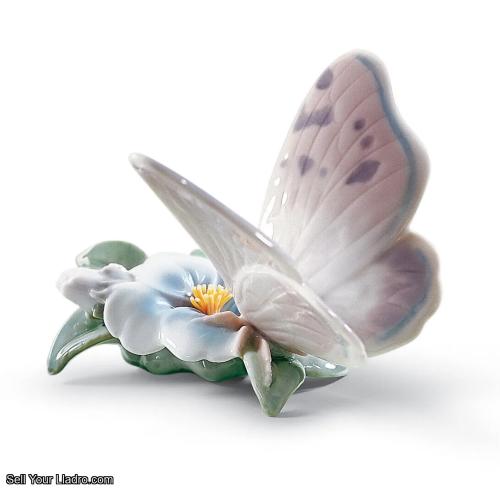 Lladro Refreshing Pause Butterfly Figurine 01006330