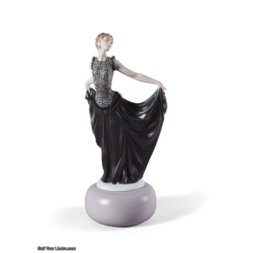 Lladro Haute Allure Exquisite Creation Woman Figurine. Limited Edition 01009360