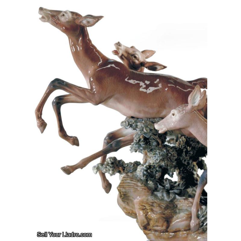 Lladro Pursued Deer Sculpture. Limited Edition 01001377