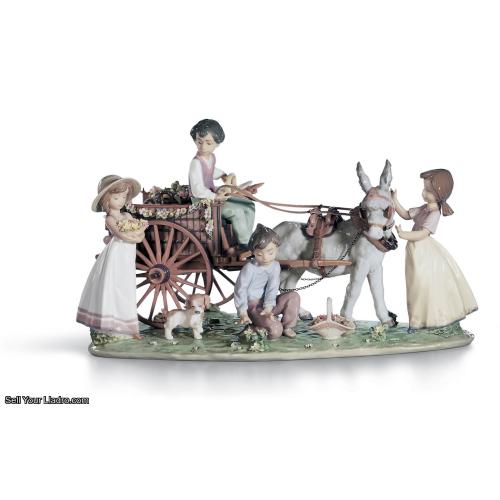 Lladro Enchanted Outing Children Sculpture. Limited Edition 01001797