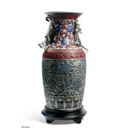 Lladro Oriental Vase Sculpture. Blue. Limited Edition 01001955
