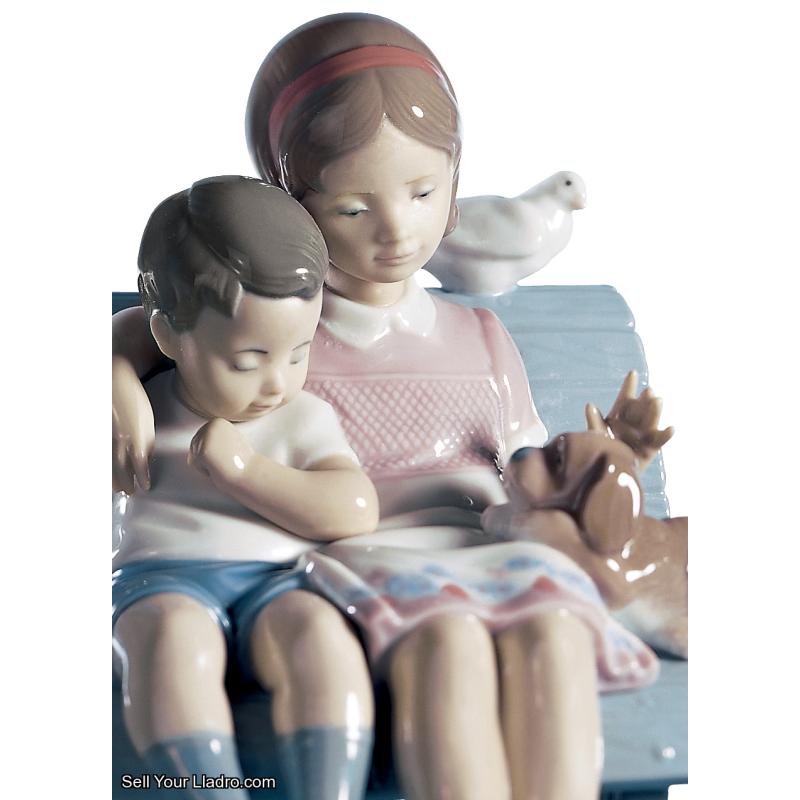 Lladro Surrounded By Love Children Figurine 01006446