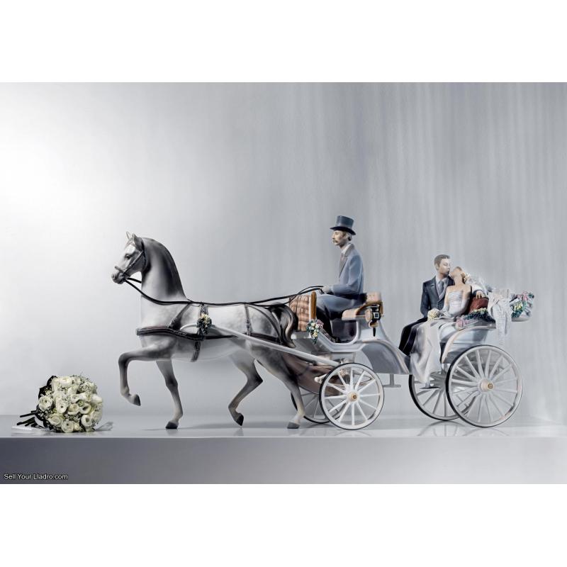 Bridal Carriage Couple Sculpture Limited Edition 01001932
