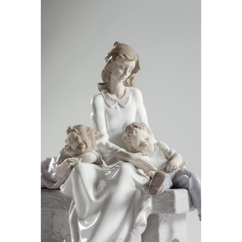 Lladro An Afternoon Nap Mother Figurine 01006765