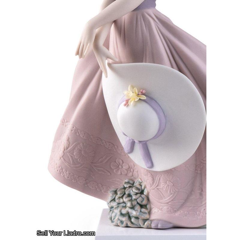 Lladro Straw hat in the Wind Girl Figurine 01009533