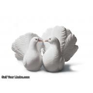 Lladro Couple of Doves Figurine 01001169