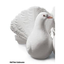 Lladro Couple of Doves Figurine 01001169
