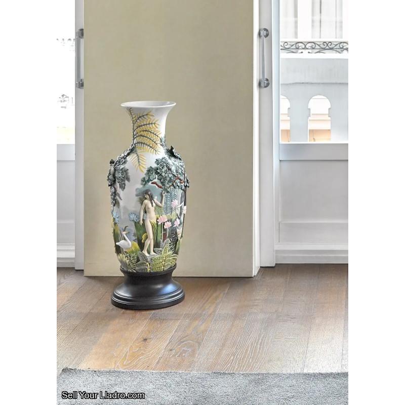 Lladro Paradise Vase Sculpture. Limited Edition 01001997