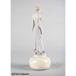 Lladro Haute Allure Sophisticated Look Woman Figurine. Limited Edition 01009437