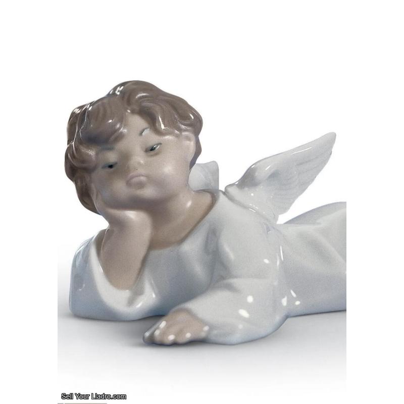 Angel Laying Down Figurine 01004541