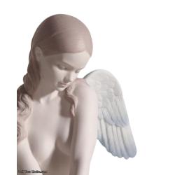 Beautiful Angel Figurine 01018235