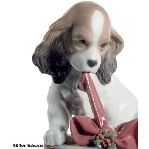 Lladro Can not Wait Dog Christmas Figurine 01008692