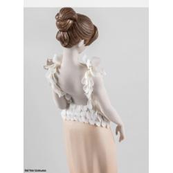 Lladro Exquisite Embroidery Sculpture. Limited Edition 01009745