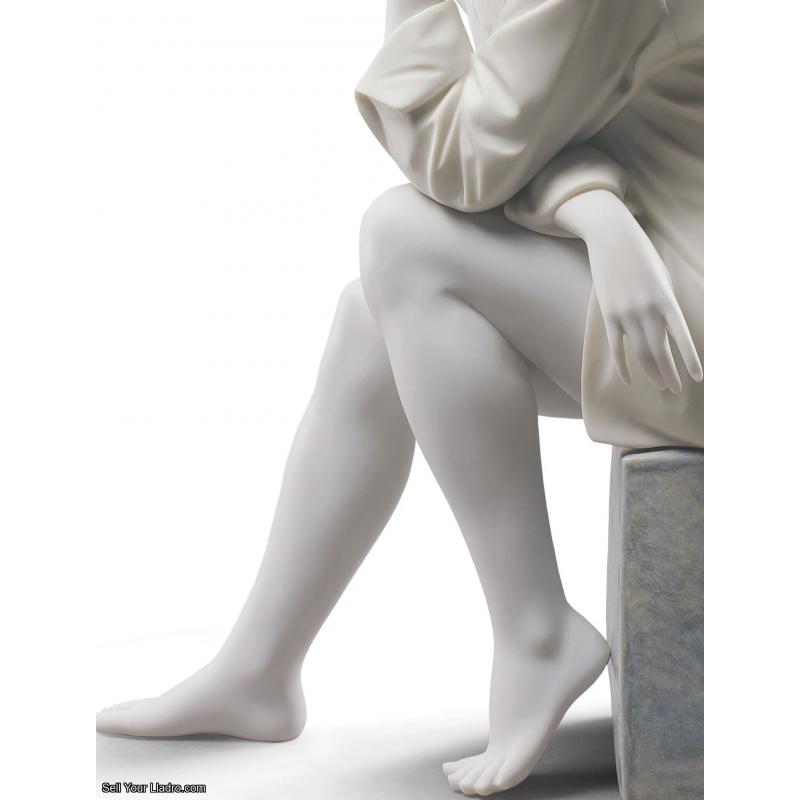 LLADRO In My Thoughts Woman Figurine 01009243