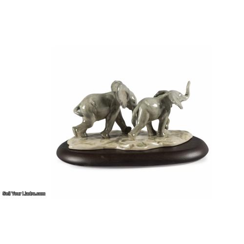 Lladro Following The Path Elephants Sculpture 01009390
