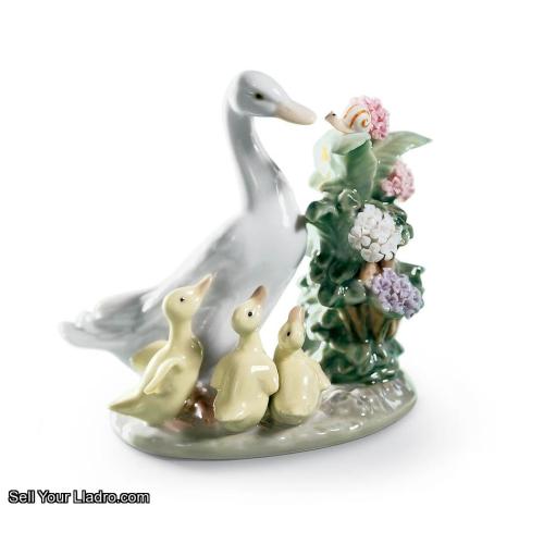 Lladro How Do You Do Duck Figurine 01001439