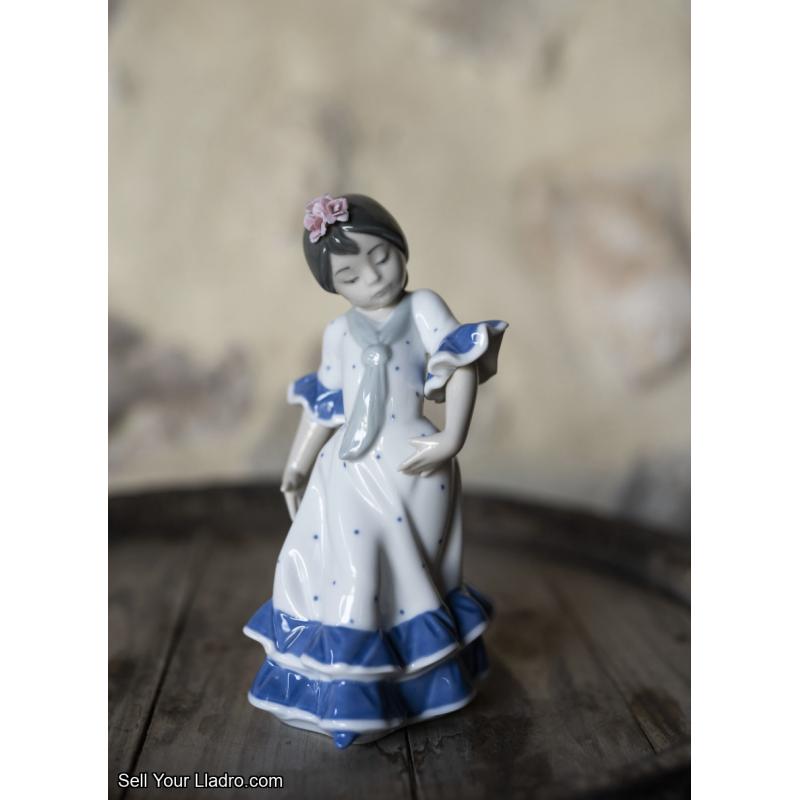 Lladro Juanita Flamenco Dancer Girl Figurine. Blue 01005193