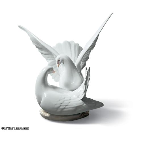 Lladro Love Nest Doves Figurine 01006291