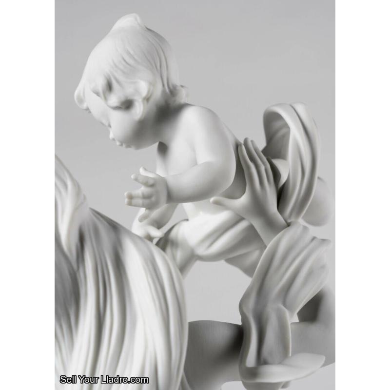 Lladro My Little Sweetie Mother Figurine. Matte White 01009430