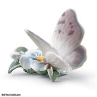 Lladro Refreshing Pause Butterfly Figurine 01006330