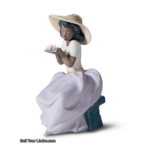 Lladro Sweet Fragrance Girl Figurine 01006822