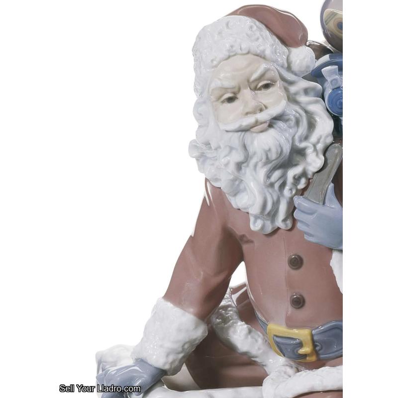 Lladro Down The Chimney Santa Figurine. Limited Edition 01001931