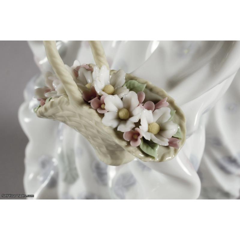 Lladro Spring Splendor Woman Figurine 01005898