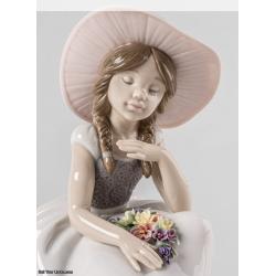 Lladro Spring has come Girl Sculpture 01009749