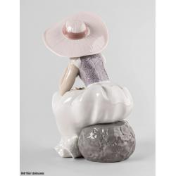 Lladro Spring has come Girl Sculpture 01009749
