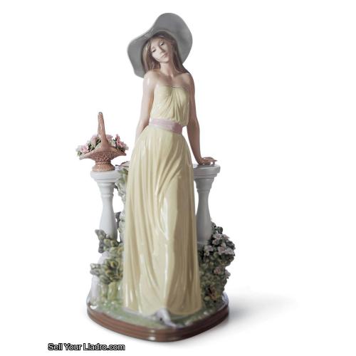 Lladro Time for Reflection Woman Figurine 01005378