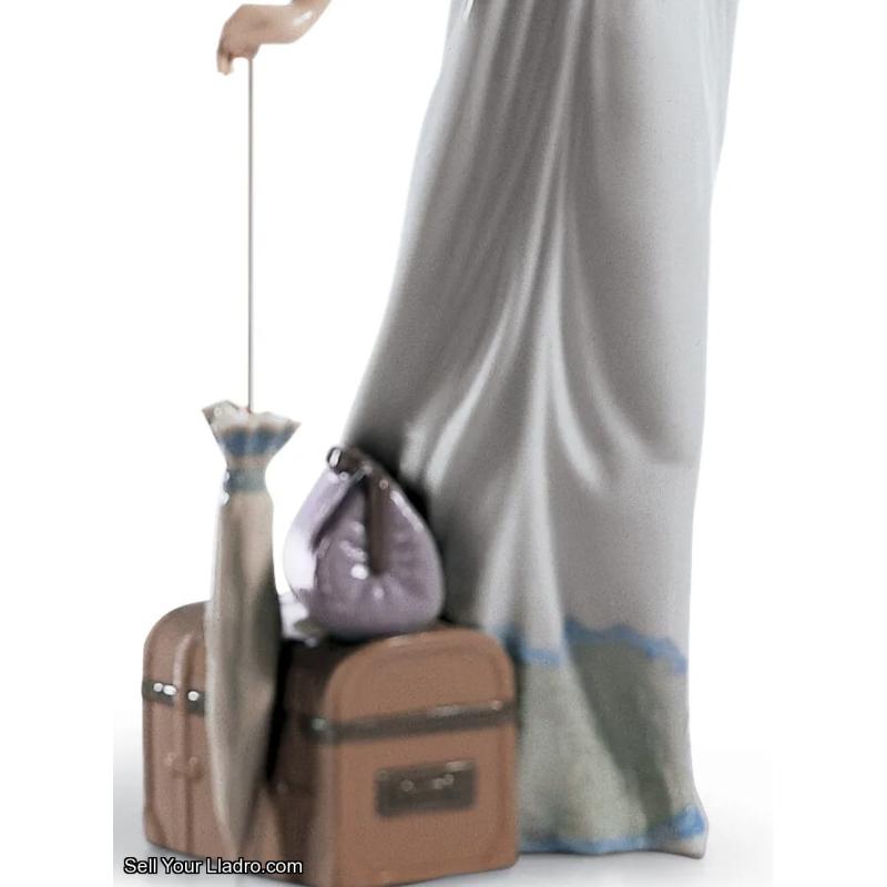 Lladro Traveling Companions Woman Figurine 01006753
