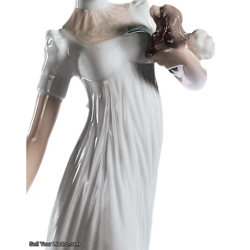 Lladro Traveling Companions Woman Figurine 01006753