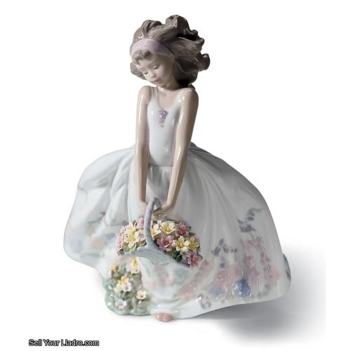 Lladro Wild Flowers Girl Figurine 01006647
