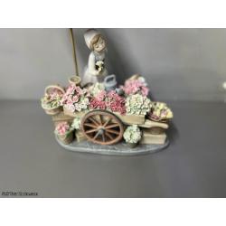 Lladro “Flowers of the Season” Figurine #1454 Retired Glazed 01001454