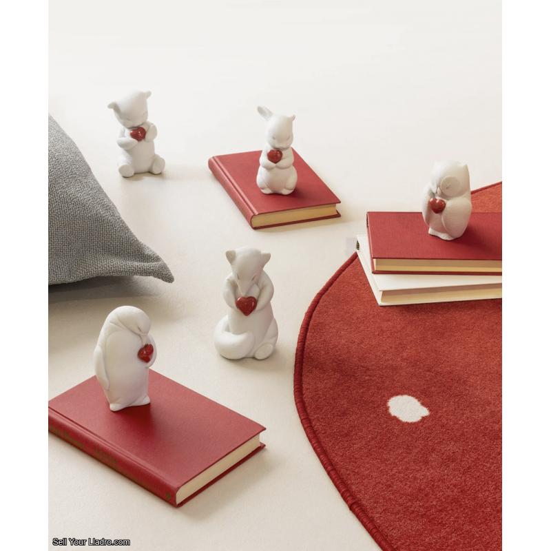 Lladro Puffy-Generous Rabbit Figurine 01009440