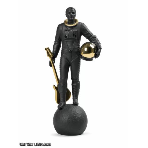 Lladro Walking on the Moon Figurine Black & Gold 01009409