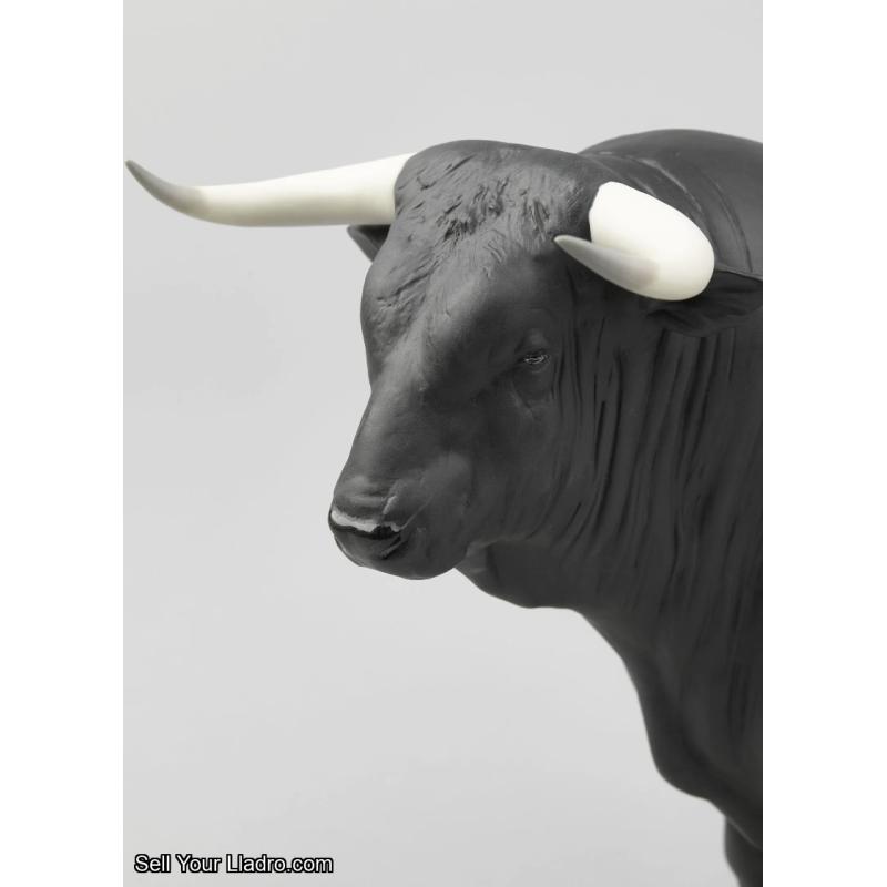 Spanish Bull Figurine 01009239 Lladro