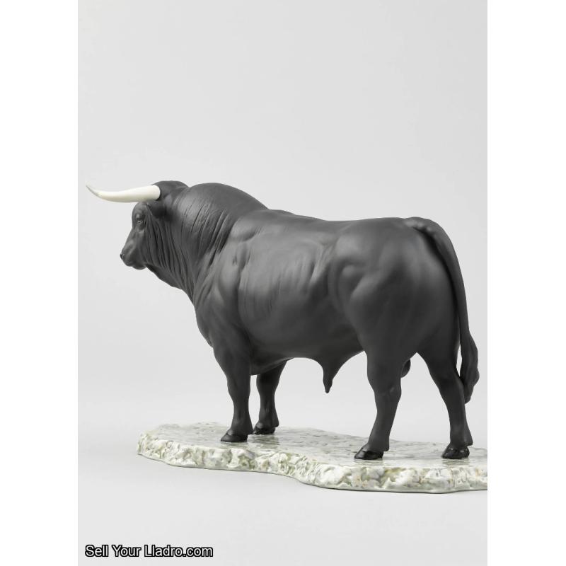 Spanish Bull Figurine 01009239 Lladro