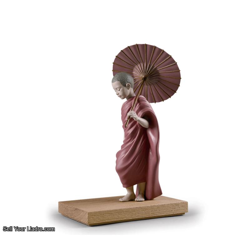 Sun Path Figurine. Buddha 01012556 Lladro