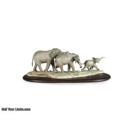 We Follow in Your Steps Elephants Sculpture 01009388 Lladro